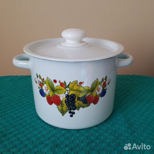 Кастрюля эмалированная 3,5 л Новая