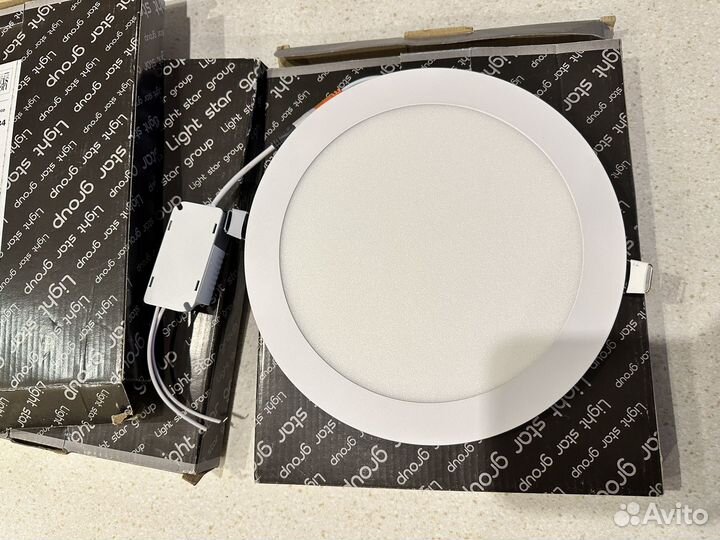 Светильник потолочный встраиваемый