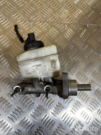 Цилиндр тормозов главный Renault Sandero 2009 2014