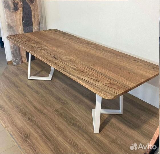 Компьютерный стол 'Chinese Cost'