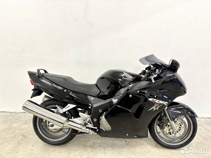 Honda CBR1100XX 2001г. Из Европы