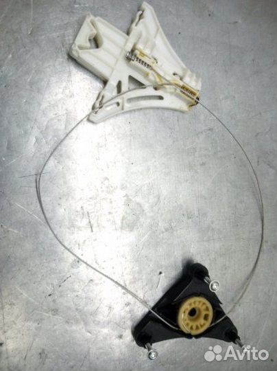 Стеклоподъемник задний правый Skoda Yeti универсал