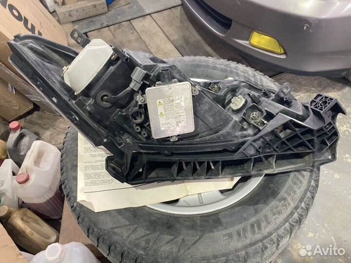 Фара Рестайл левая Honda freed ксенон