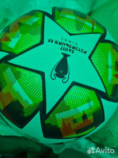 Футбольный мяч adidas финал санкт петербург 2022лч
