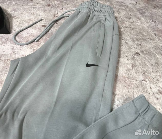 Спортивные костюмы Nike