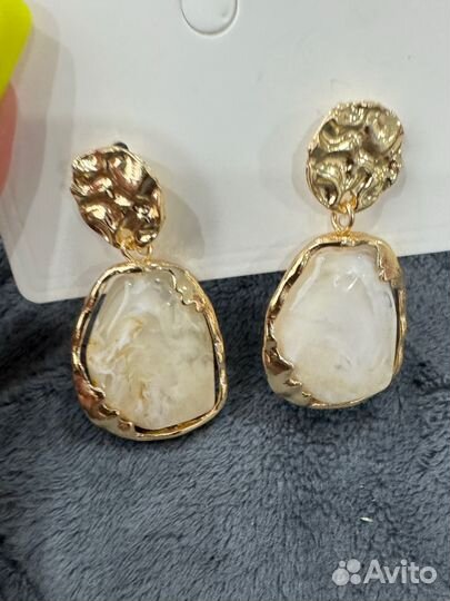 Серьги женские с камнем