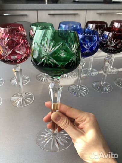 Цветные хрустальные бокалы