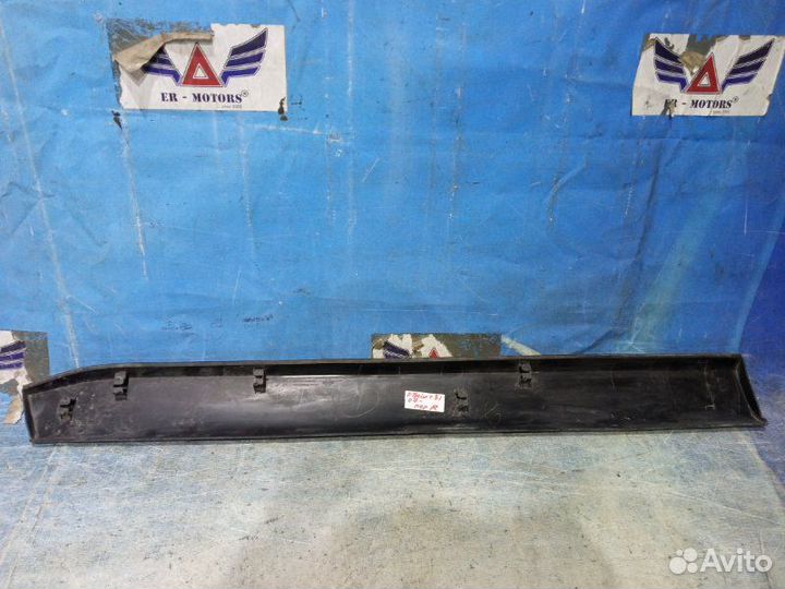 Накладка двери передняя правая Nissan X-Trail T-31