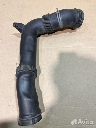 Патрубок воздушного фильтра Volkswagen touran 09