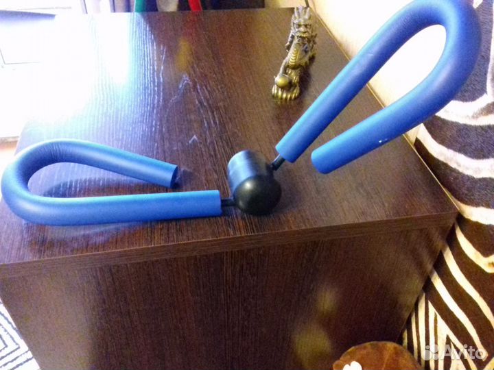 Тренажер для груди и бедер