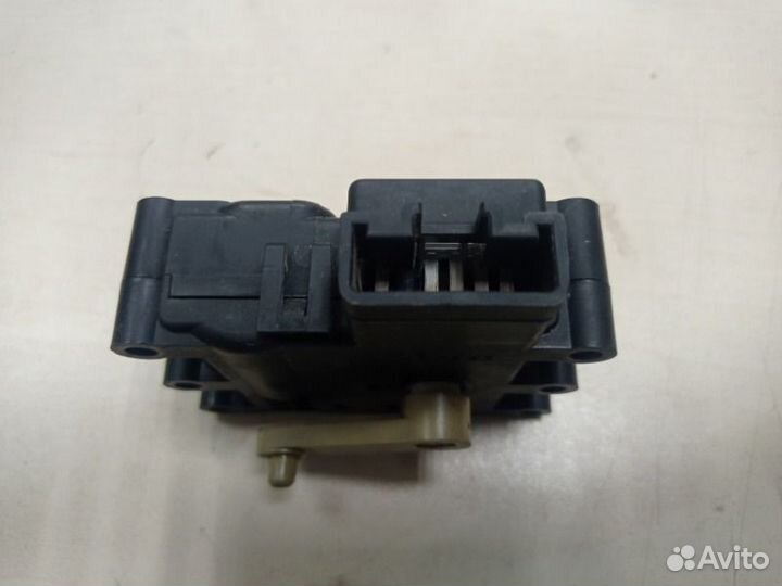 Моторчик заслонки отопителя Mazda Cx-7 ER3P L3-VDT