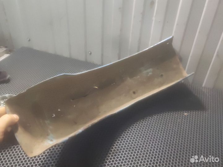 Заднее крыло иж