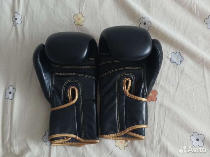 Боксерские перчатки adidas