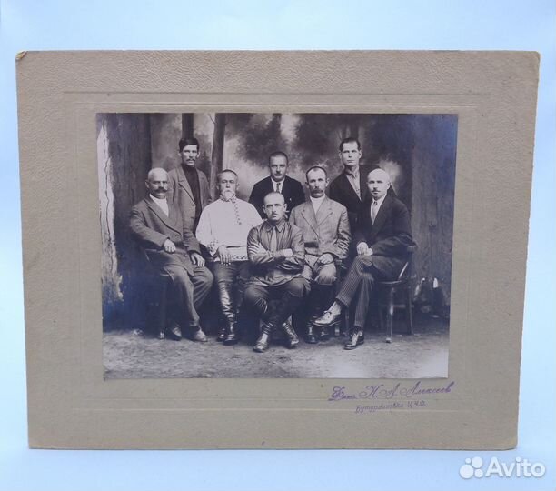 Джентльмены. Начало 20 века. Фотограф Н. А. Алексе
