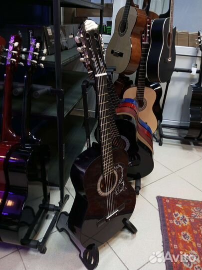 Акустическая гитара