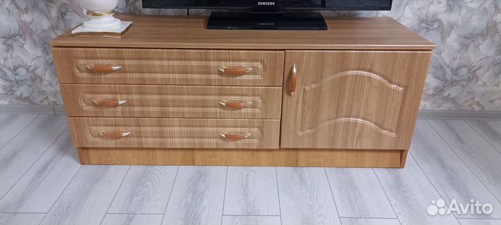 Тумба под телевизор