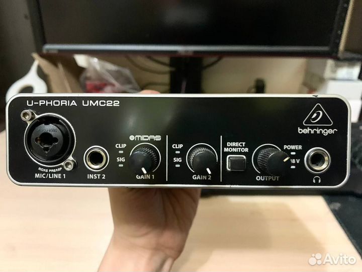 Аудиоинтерфейс Behringer UMC22