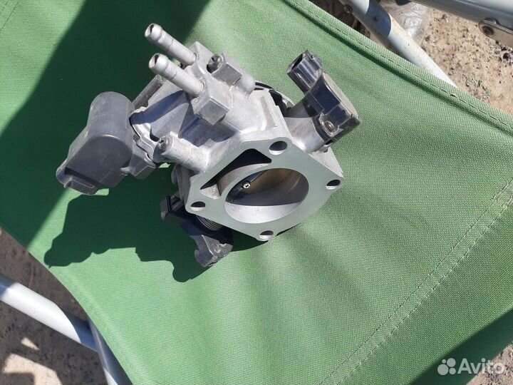 Дросельная заслонка