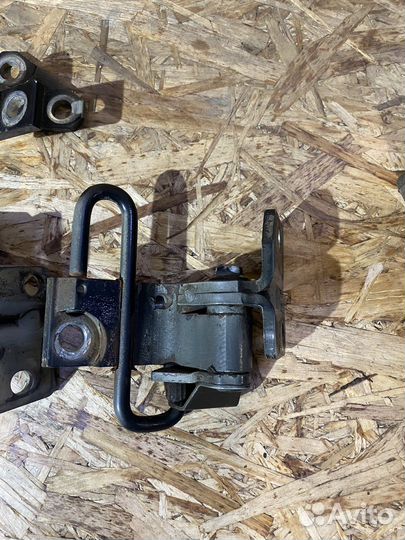 Петля двери VW Passat B6 B7 CC 05-15