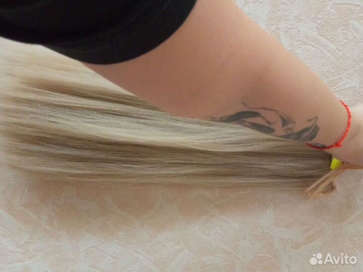 Волосы на лентах блонд