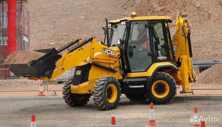 Секло дверное правое Jcb 3cx-4cх 2003