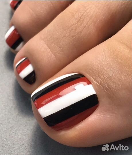 Маникюр педикюр