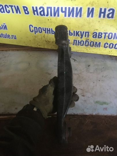 Рычаг передний левый Mitsubishi Lancer