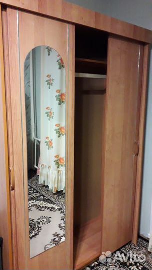 Шкаф купе 3 дверный с зеркалом
