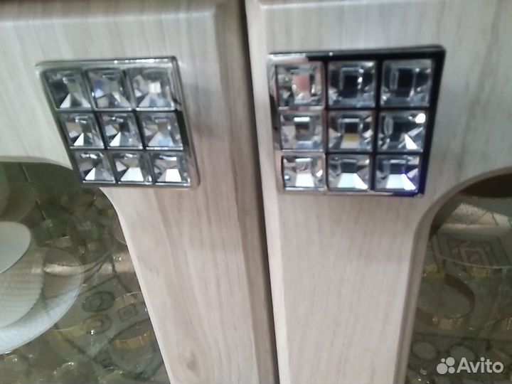 Комод, тумба или стенка