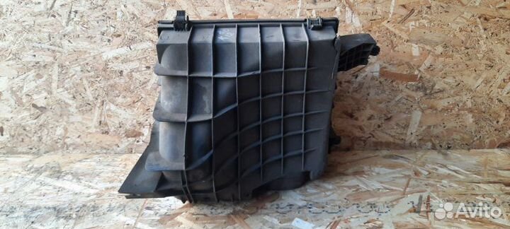 Корпус воздушного фильтра Volkswagen Lt 2.5