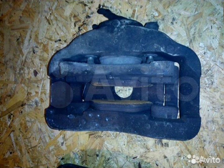 Суппорта передняя Bmw 5 E60 2008