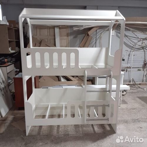 Двухъярусная кровать в детскую