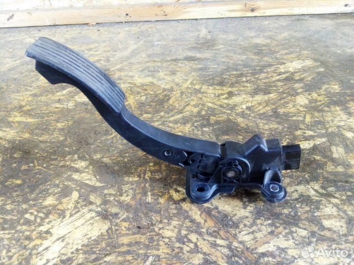 Педаль газа Mitsubishi Outlender Xl