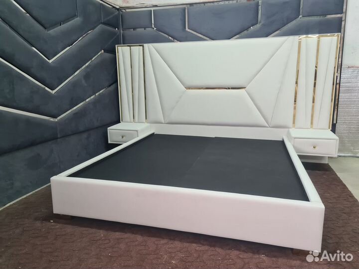 Кровать мягкая