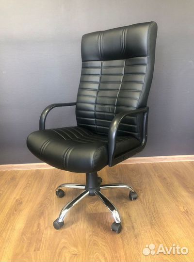 Компьютерное кресло. Гарантия 1 год