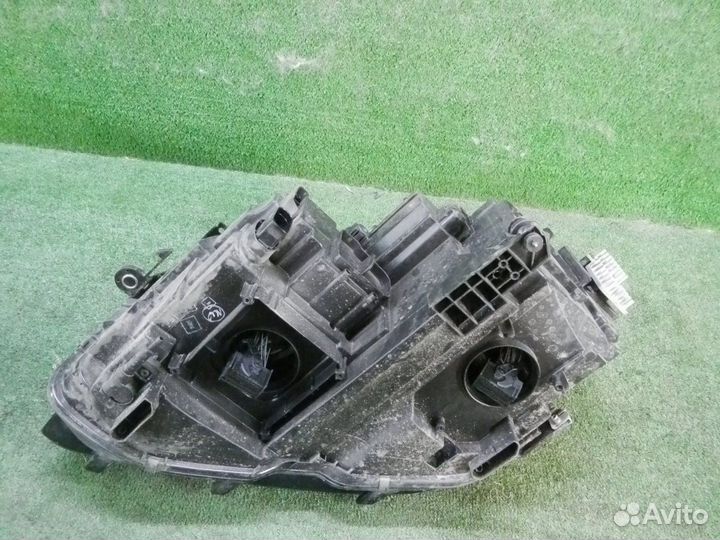 Фара правая Volkswagen Tiguan