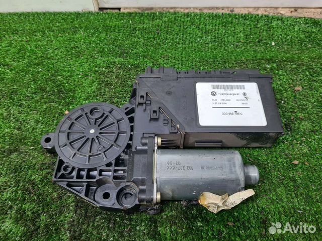 Моторчик стеклоподъемника задний левый VW Touareg