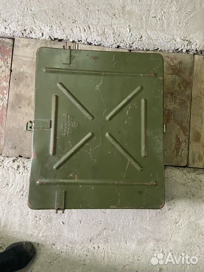 Ящик металлический с замками