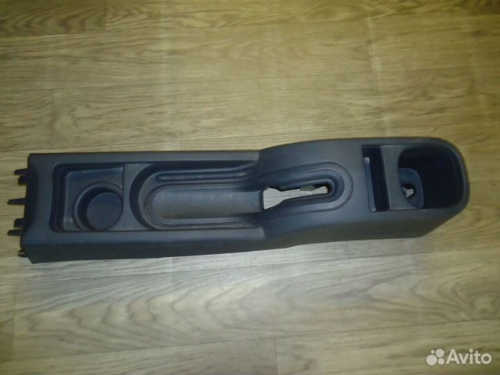 Подлокотник Peugeot 1007