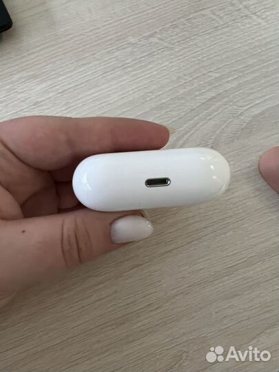 Airpods pro первого поколения