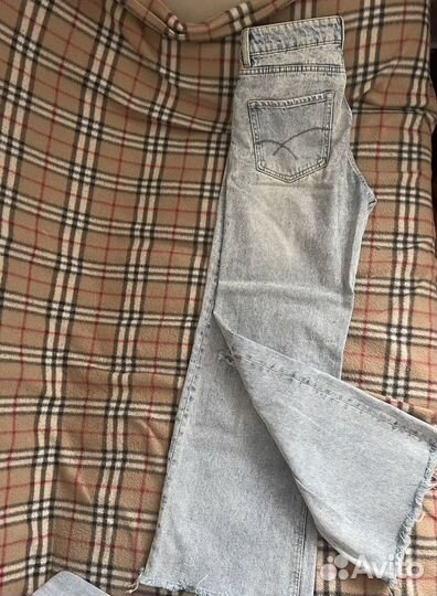 Джинсы широкие