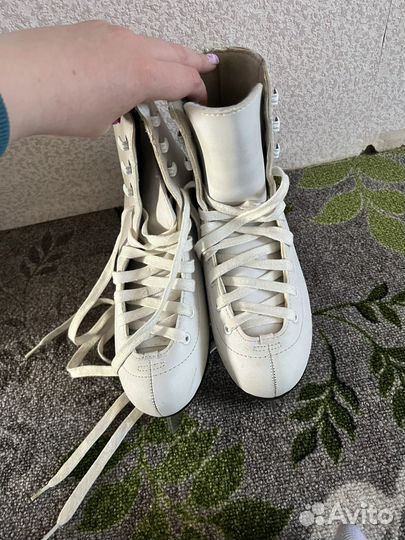 Коньки фигурные 38 размер