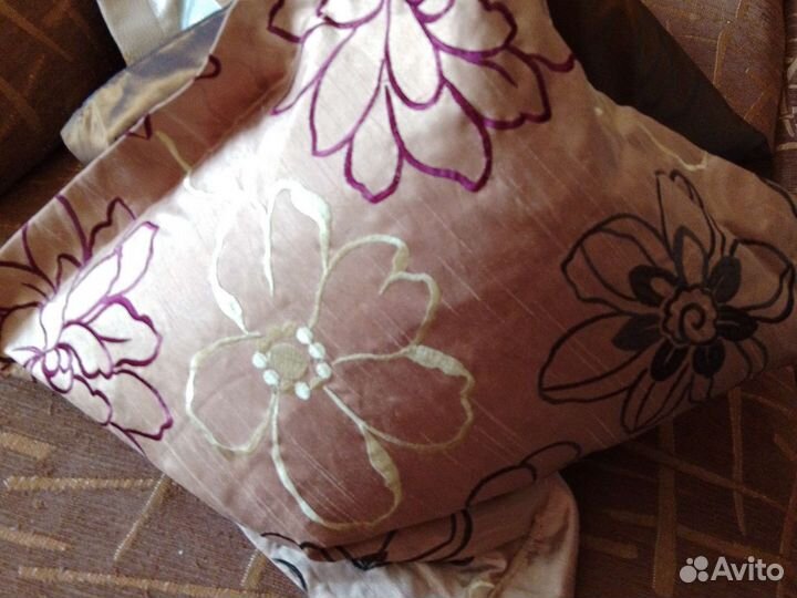 Декоративные подушки, цветы -декор для штор