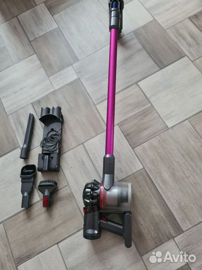 Вертикальный беспроводной пылесос dyson