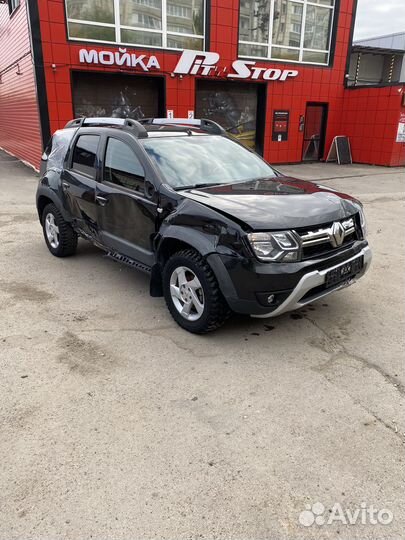 Renault Duster 2.0 МТ, 2017, битый, 66 000 км