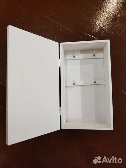 Ключница настенная новая