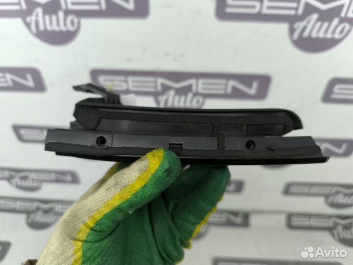 Уголок стекла двери задний правый Nissan Teana J32