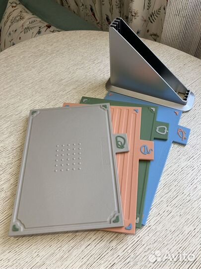 Набор разделочных досок на подставке