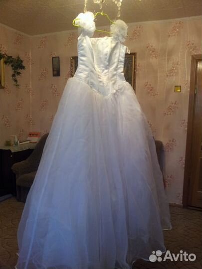 Платье свадебное
