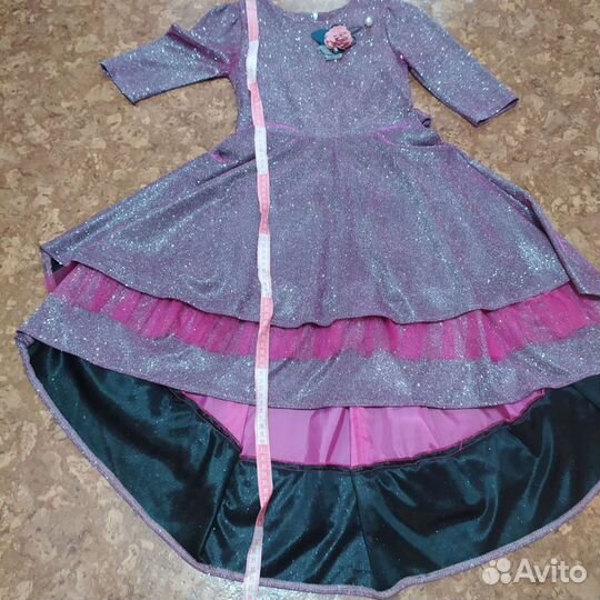 Платье для девочки размер 128-134, на 8-11 лет